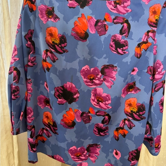 Banana Republic Floral Blue and Pink Women's Top - Picture 2 of 3